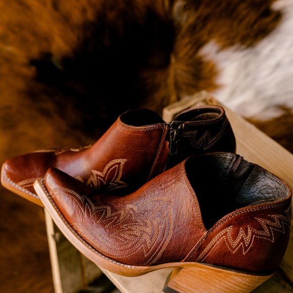 Brand New w/ Tags Ariat Jolene Snip-Toe Ankle Boot [Sedona] - Picture 7 of 11